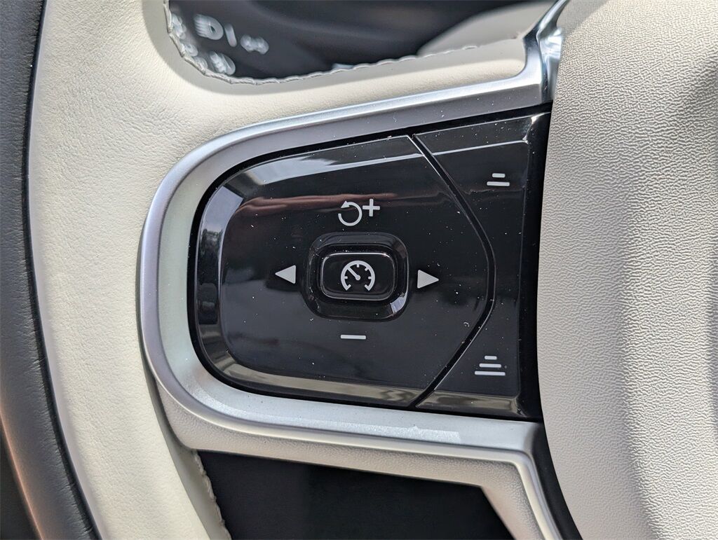 2025 Volvo XC60 B5 Plus Hunt Valley MD