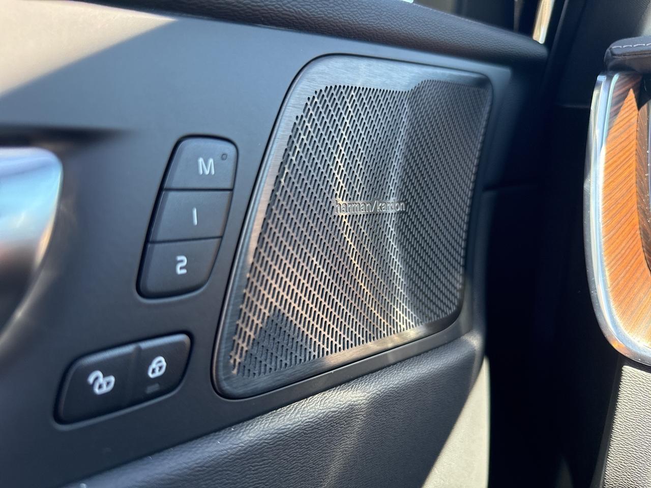 2025 Volvo XC60 B5 Ultra Bend OR