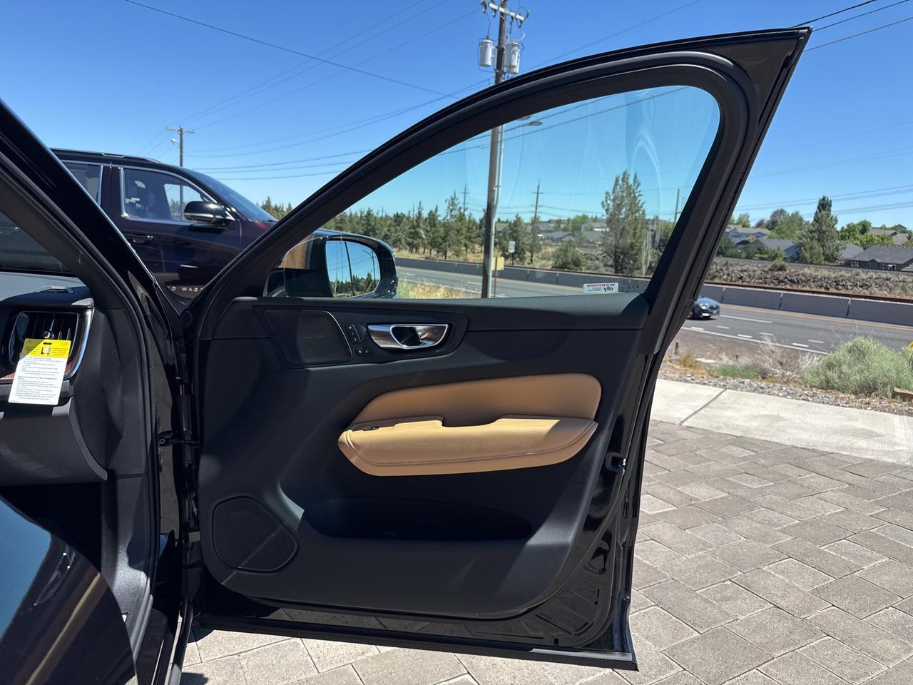 2025 Volvo XC60 B5 Ultra Bend OR