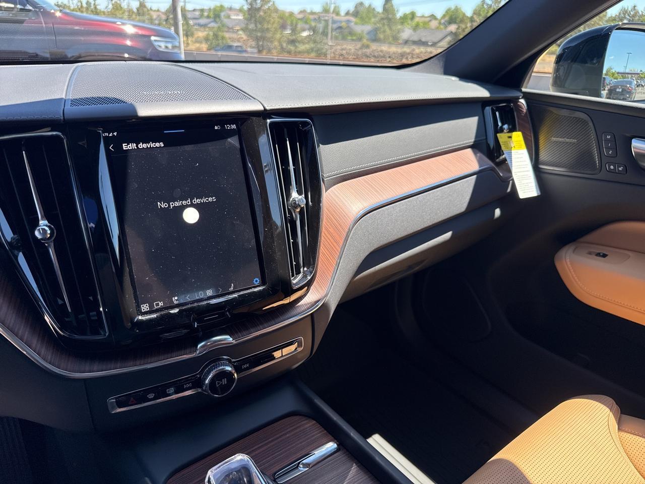 2025 Volvo XC60 B5 Ultra Bend OR