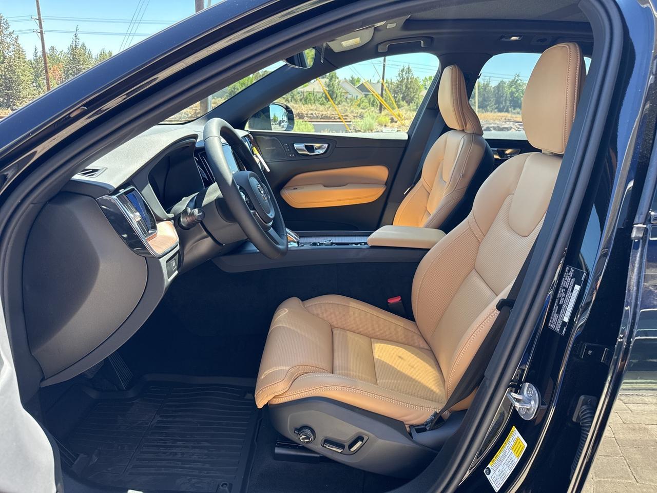 2025 Volvo XC60 B5 Ultra Bend OR