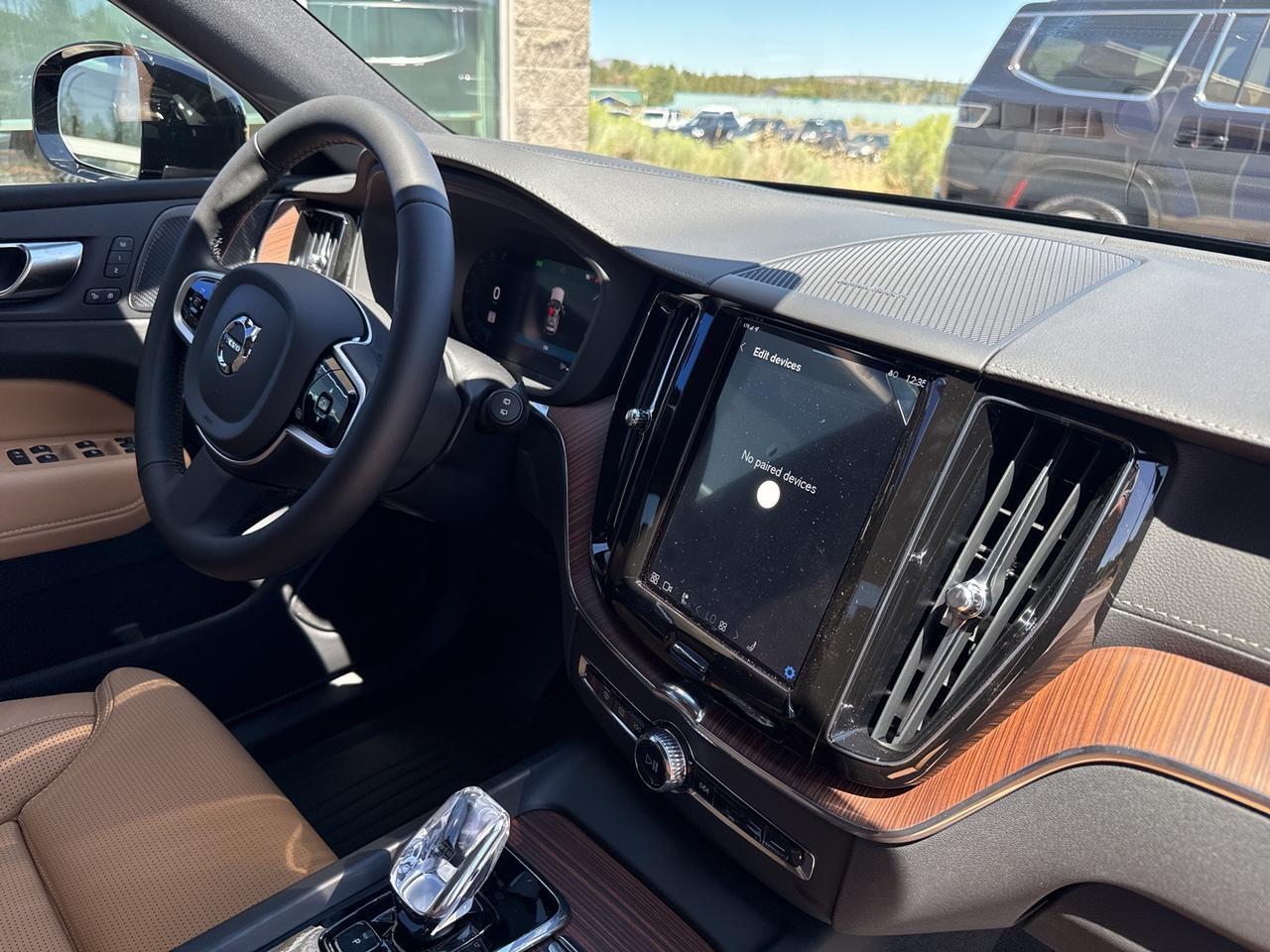 2025 Volvo XC60 B5 Ultra Bend OR