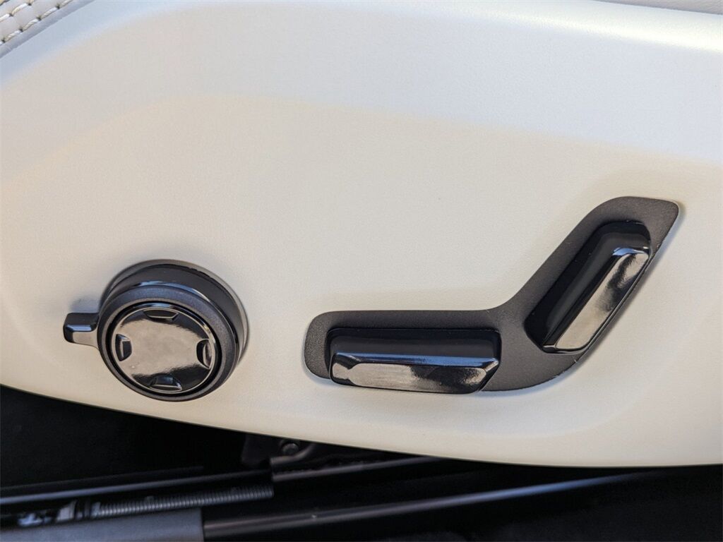 2025 Volvo XC60 B5 Ultra Hunt Valley MD