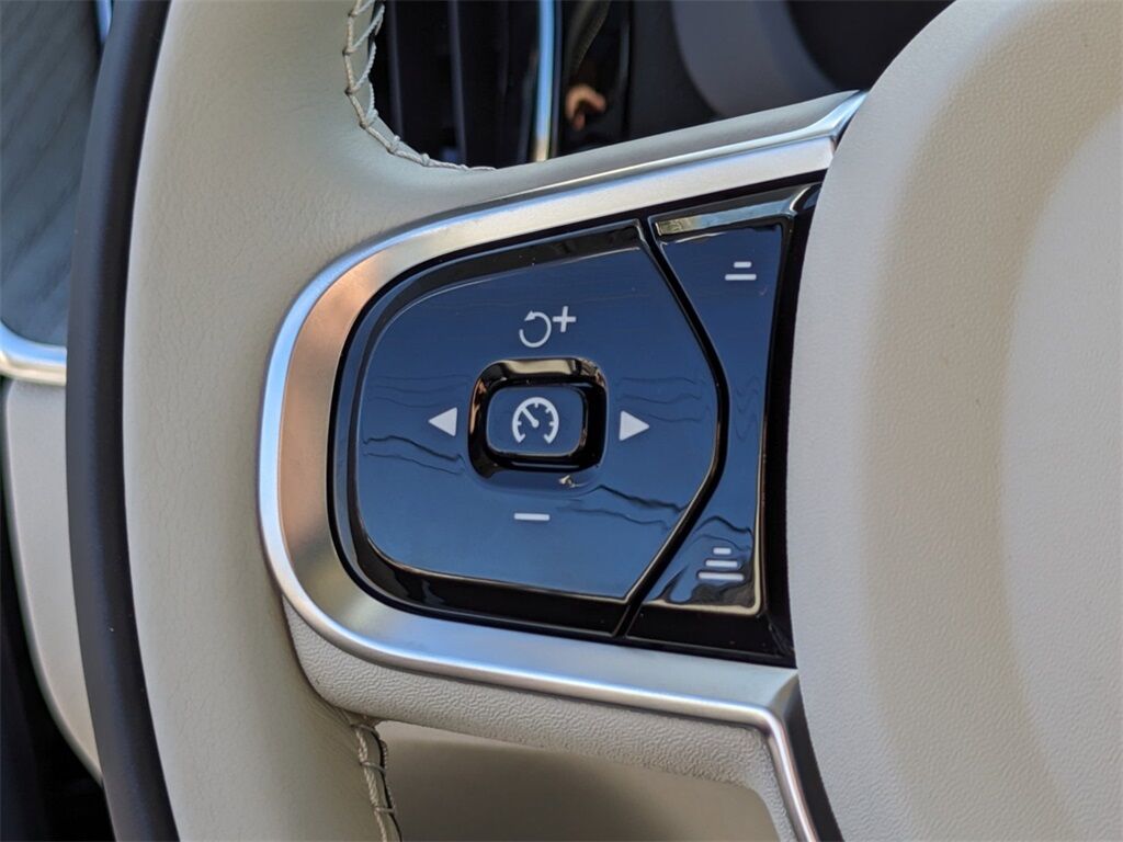 2025 Volvo XC60 B5 Ultra Hunt Valley MD