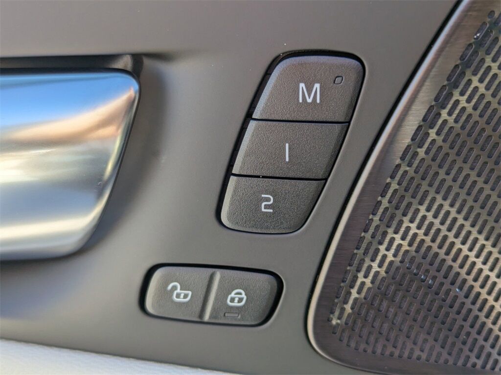 2025 Volvo XC60 B5 Ultra Hunt Valley MD