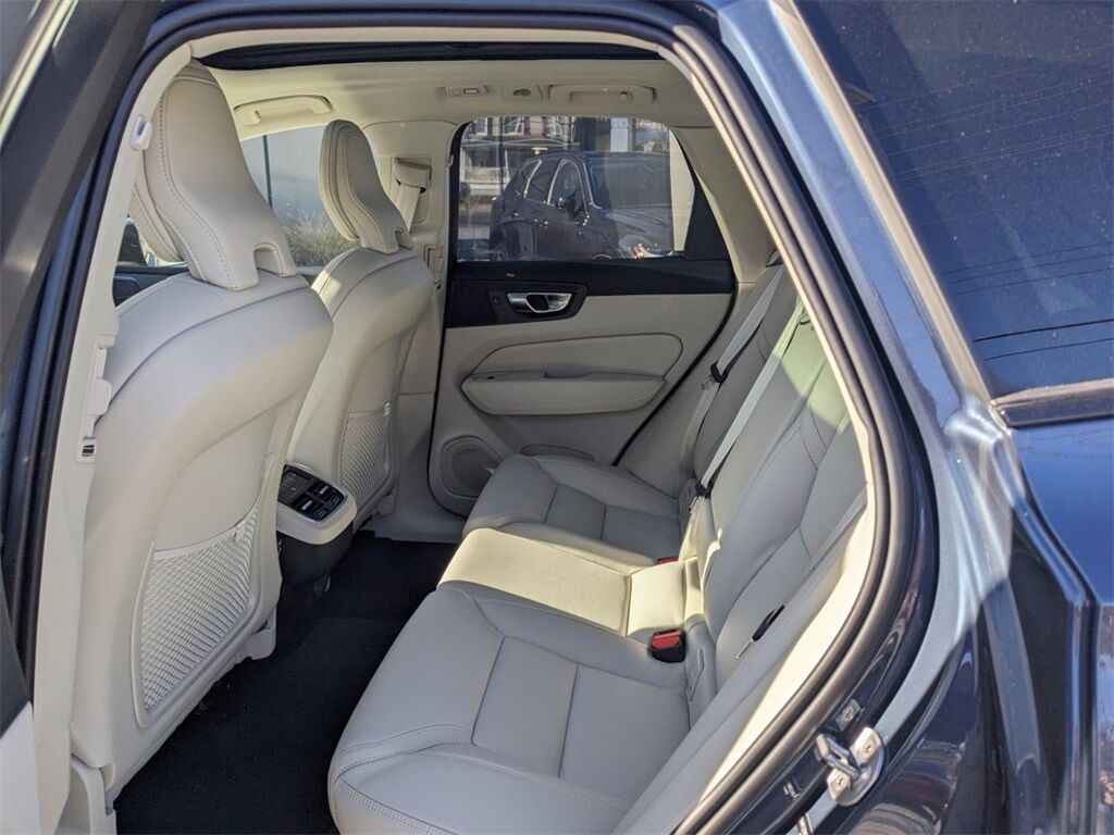 2025 Volvo XC60 B5 Ultra Hunt Valley MD