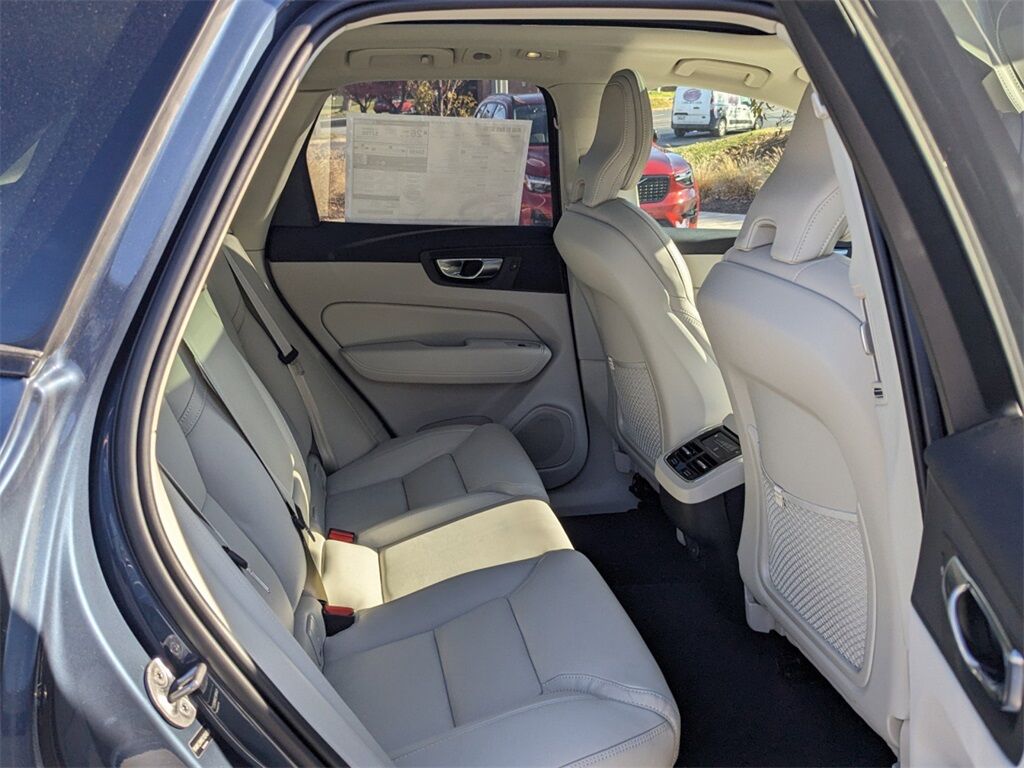 2025 Volvo XC60 B5 Ultra Hunt Valley MD