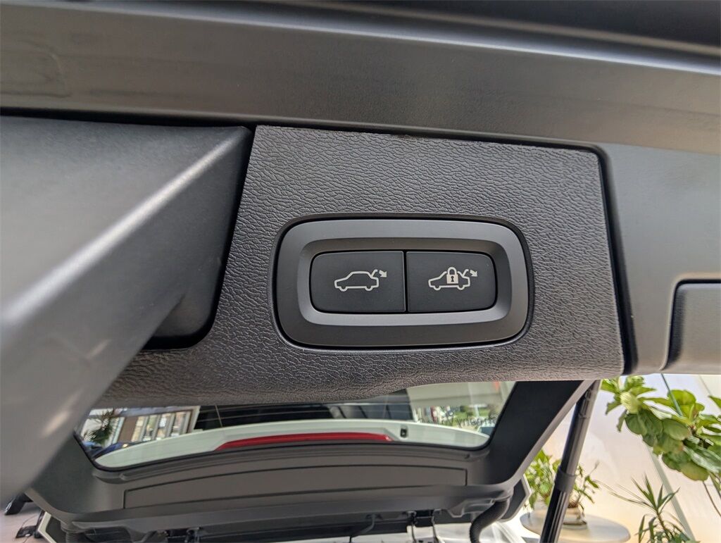 2025 Volvo XC60 B5 Ultra Hunt Valley MD