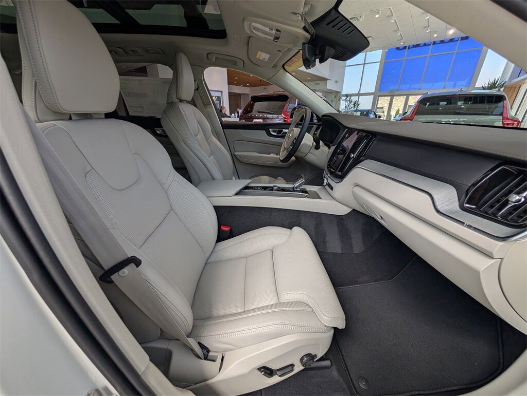 2025 Volvo XC60 B5 Ultra Hunt Valley MD