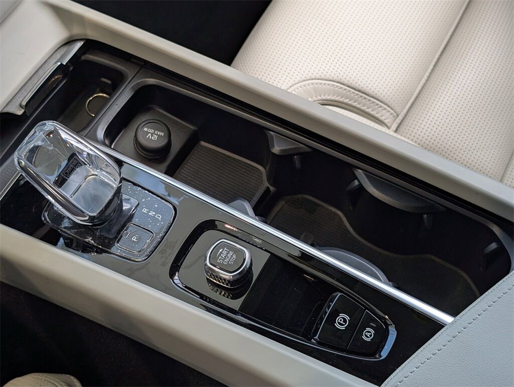 2025 Volvo XC60 B5 Ultra Hunt Valley MD