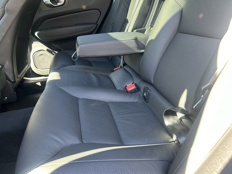 2025 Volvo XC60 B6 Plus Dark Theme Whitinsville MA