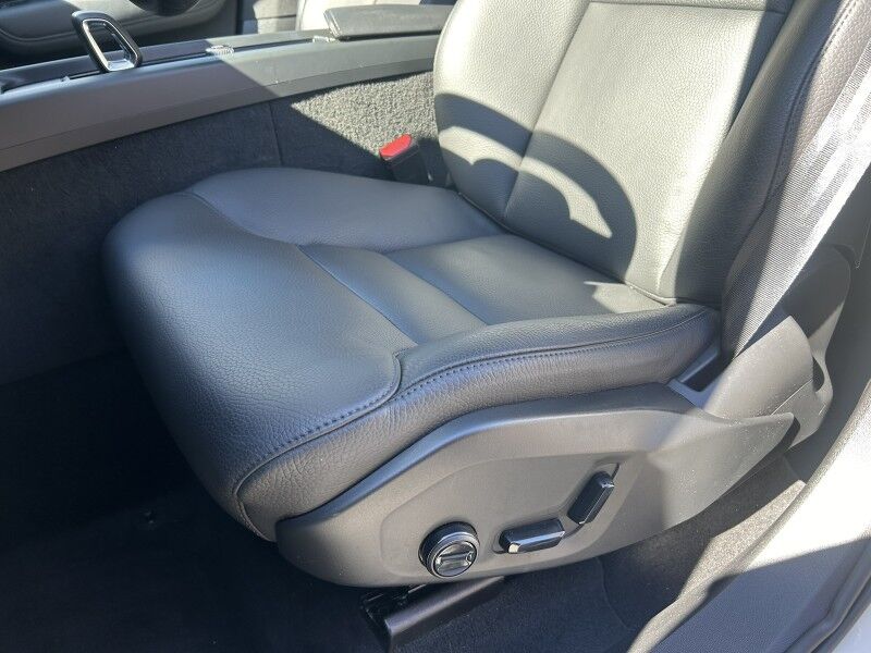 2025 Volvo XC60 B6 Plus Dark Theme Webster MA