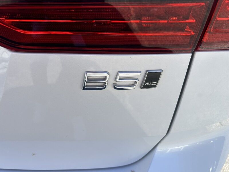 2025 Volvo XC60 B6 Plus Dark Theme Webster MA