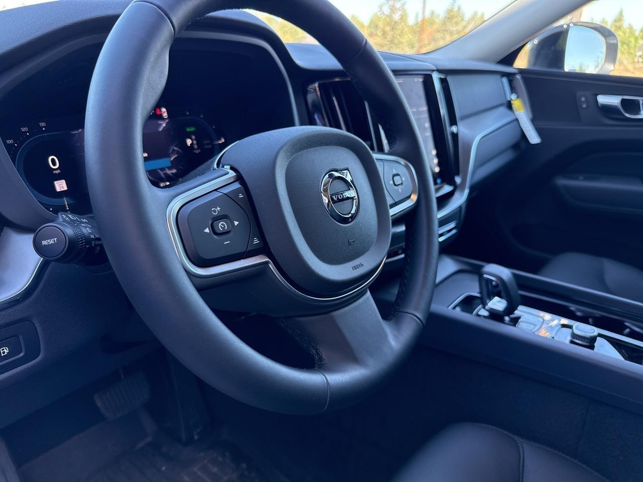 2025 Volvo XC60 Plug-In Hybrid T8 Core Bend OR