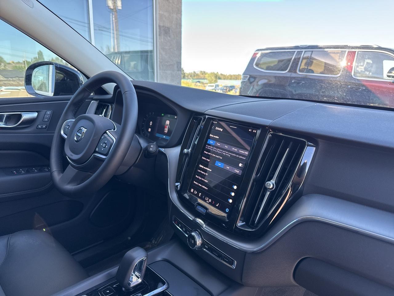 2025 Volvo XC60 Plug-In Hybrid T8 Core Bend OR