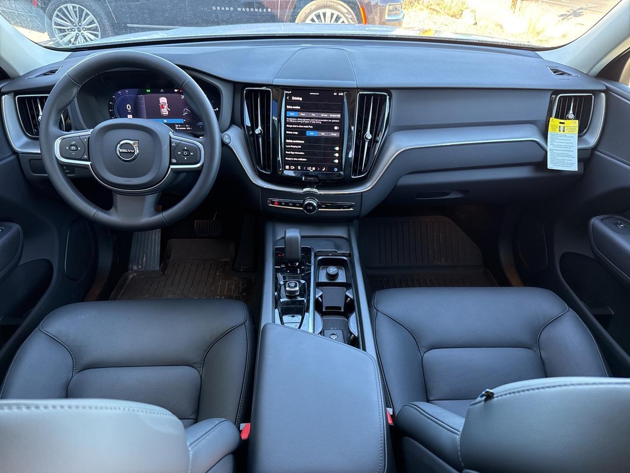2025 Volvo XC60 Plug-In Hybrid T8 Core Bend OR