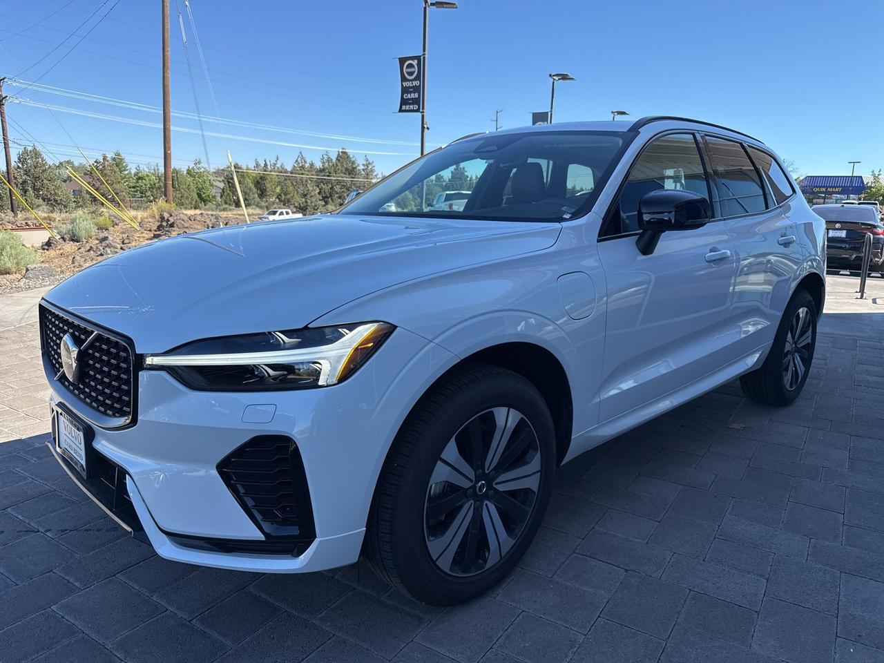 2025 Volvo XC60 Plug-In Hybrid T8 Core Bend OR