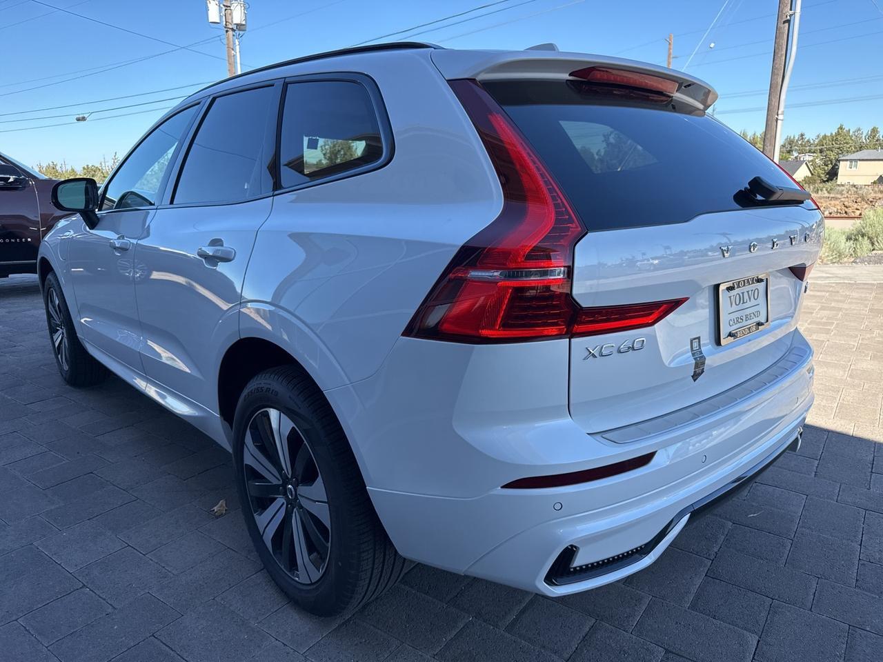2025 Volvo XC60 Plug-In Hybrid T8 Core Bend OR