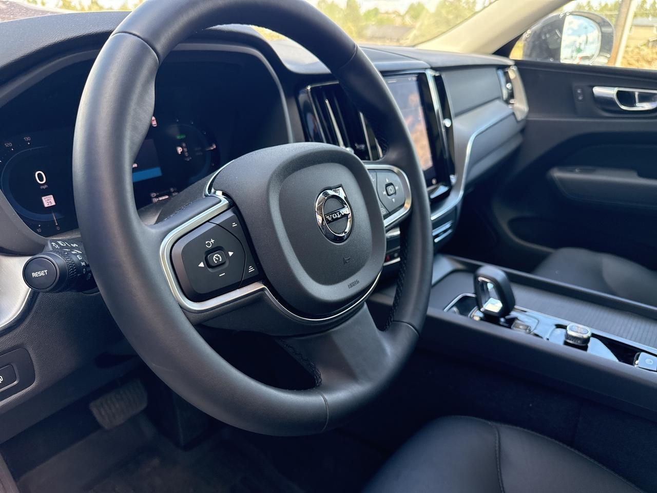 2025 Volvo XC60 Plug-In Hybrid T8 Core Bend OR