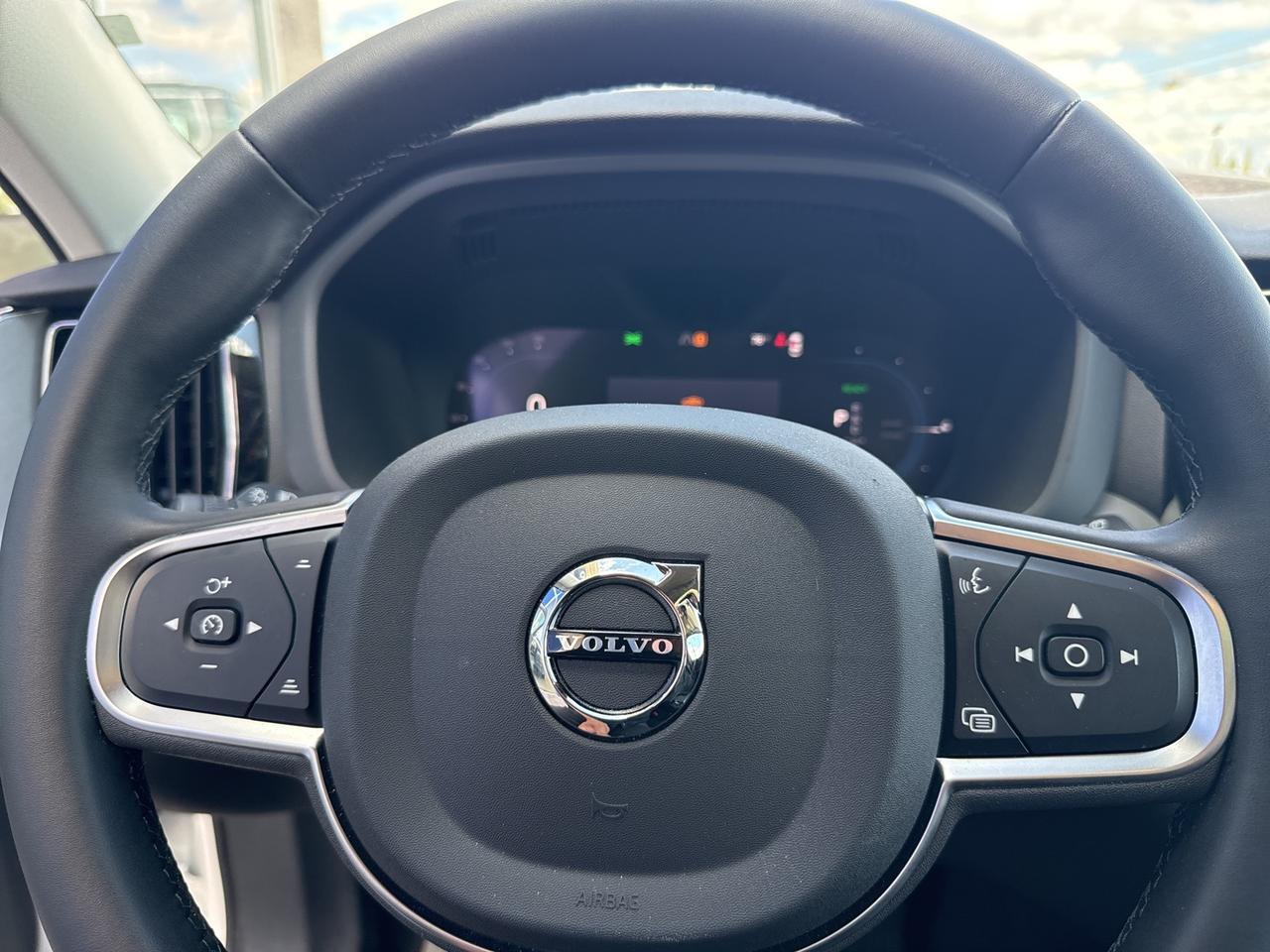 2025 Volvo XC60 Plug-In Hybrid T8 Core Bend OR