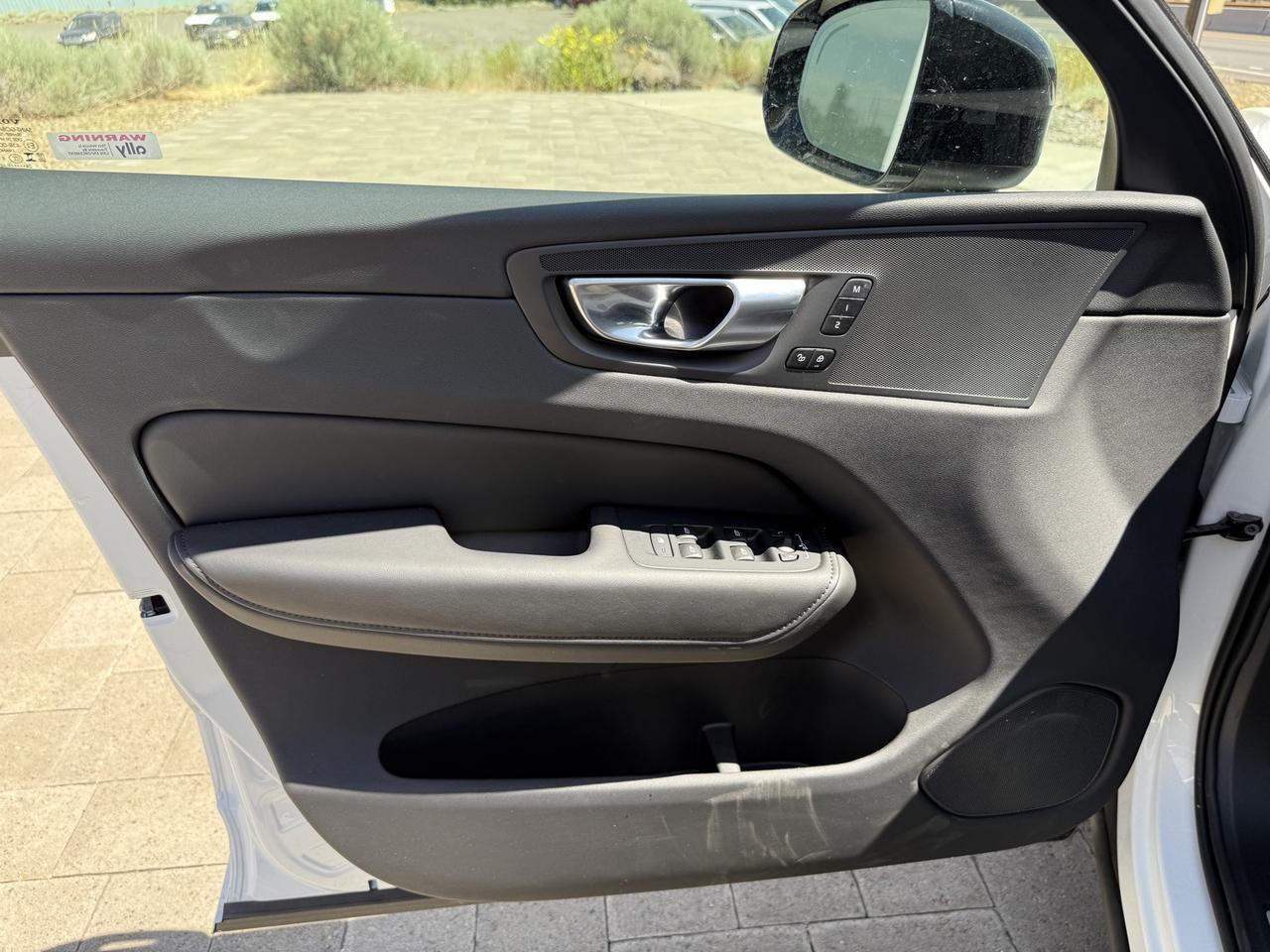 2025 Volvo XC60 Plug-In Hybrid T8 Core Bend OR