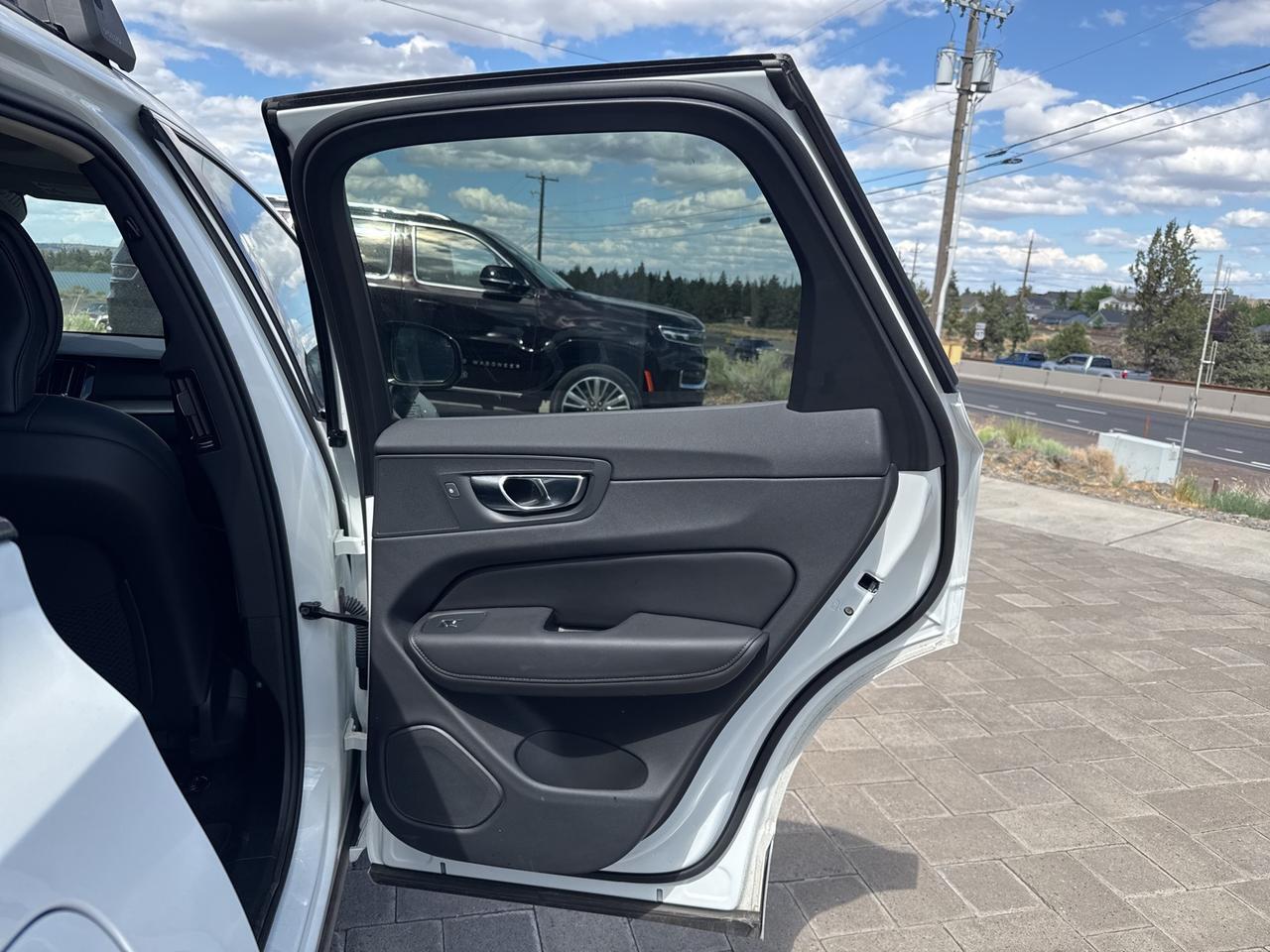 2025 Volvo XC60 Plug-In Hybrid T8 Core Bend OR