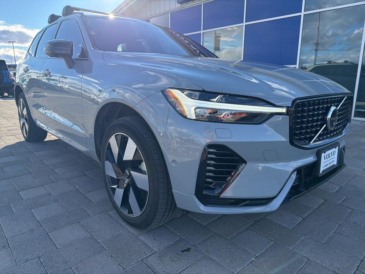 2025 Volvo XC60 Plug-In Hybrid T8 Plus