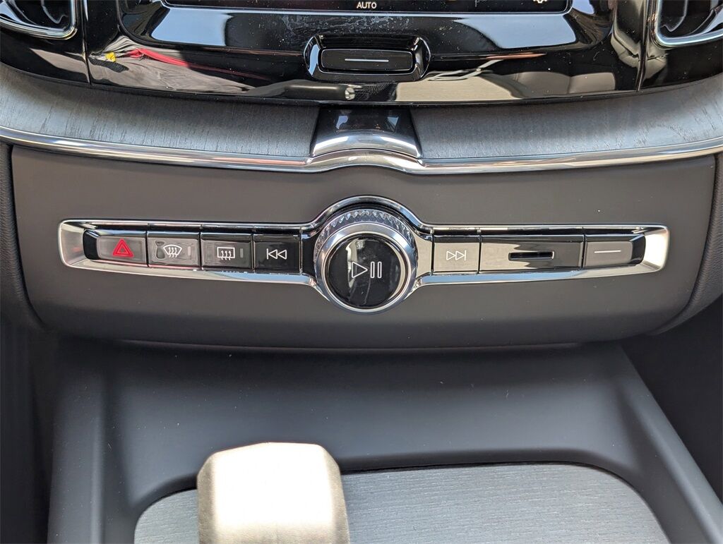 2025 Volvo XC60 Plug-In Hybrid T8 Plus Hunt Valley MD