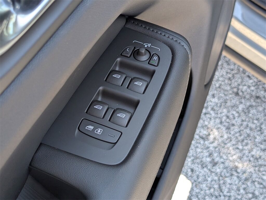 2025 Volvo XC60 Plug-In Hybrid T8 Plus Hunt Valley MD