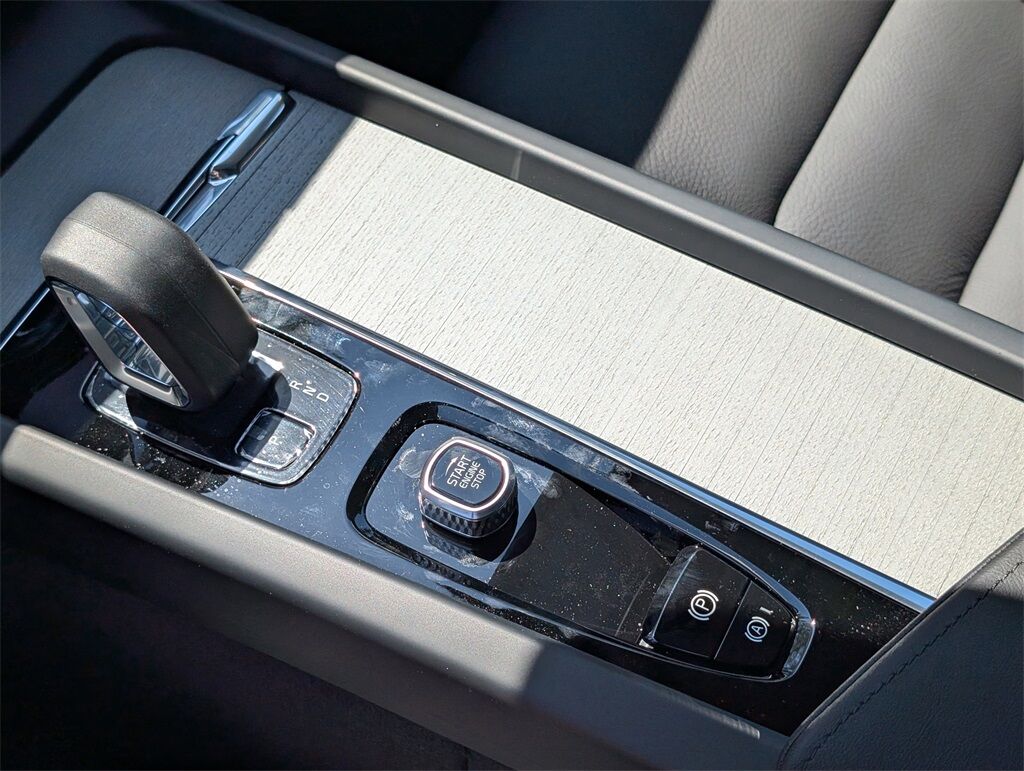 2025 Volvo XC60 Plug-In Hybrid T8 Plus Hunt Valley MD