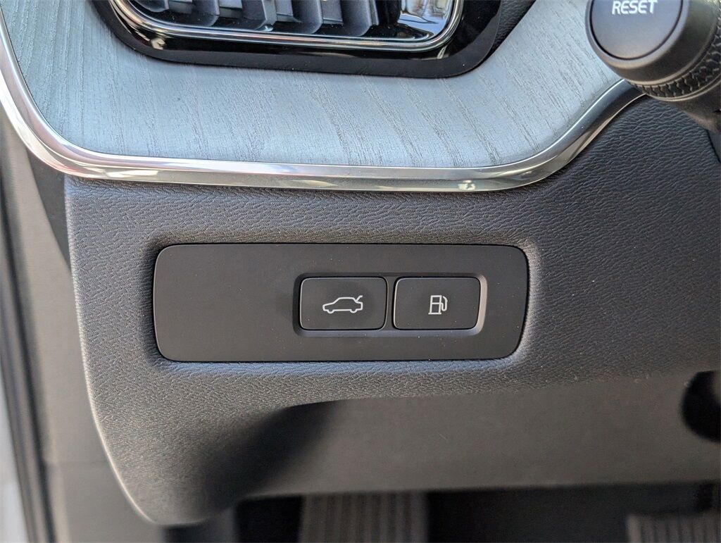 2025 Volvo XC60 Plug-In Hybrid T8 Plus Hunt Valley MD