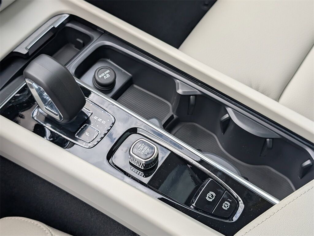 2025 Volvo XC60 Plug-In Hybrid T8 Plus Hunt Valley MD