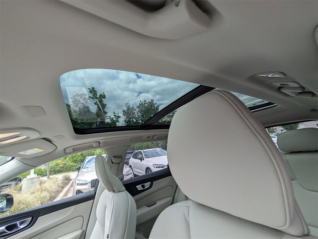 2025 Volvo XC60 Plug-In Hybrid T8 Plus Hunt Valley MD