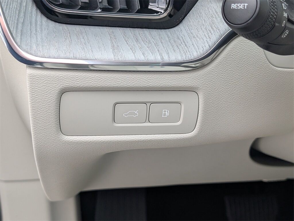 2025 Volvo XC60 Plug-In Hybrid T8 Plus Hunt Valley MD