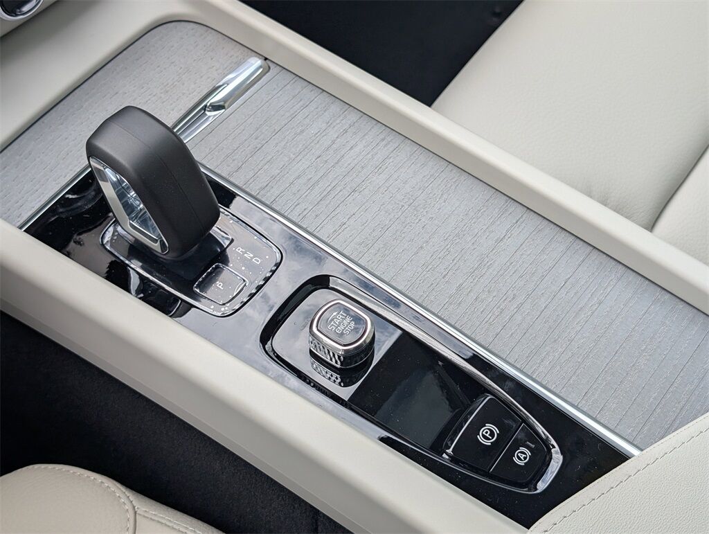 2025 Volvo XC60 Plug-In Hybrid T8 Plus Hunt Valley MD