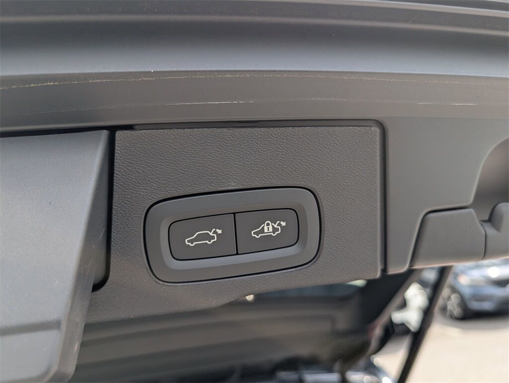 2025 Volvo XC60 Plug-In Hybrid T8 Plus Hunt Valley MD