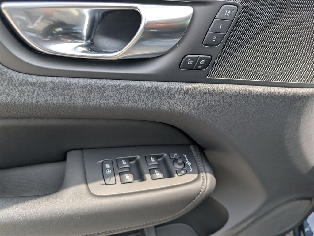 2025 Volvo XC60 Plug-In Hybrid T8 Plus Hunt Valley MD