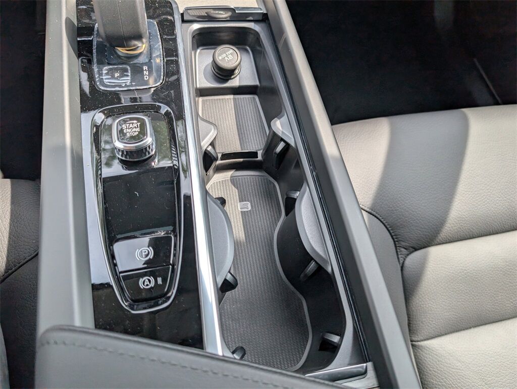 2025 Volvo XC60 Plug-In Hybrid T8 Plus Hunt Valley MD