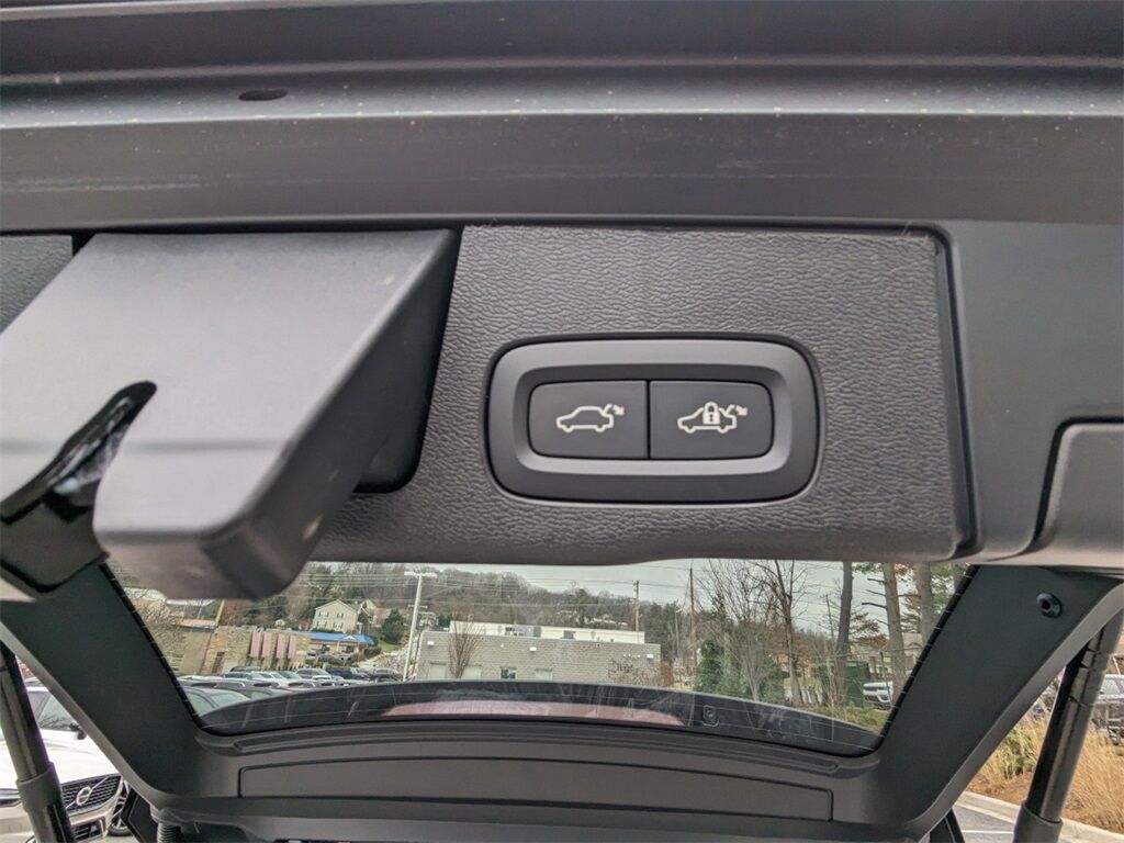 2025 Volvo XC60 Plug-In Hybrid T8 Plus Hunt Valley MD