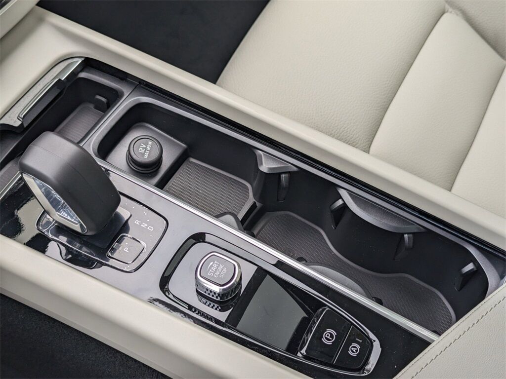2025 Volvo XC60 Plug-In Hybrid T8 Plus Hunt Valley MD