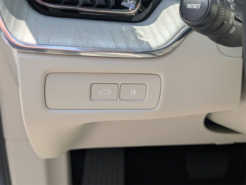 2025 Volvo XC60 Plug-In Hybrid T8 Plus Hunt Valley MD