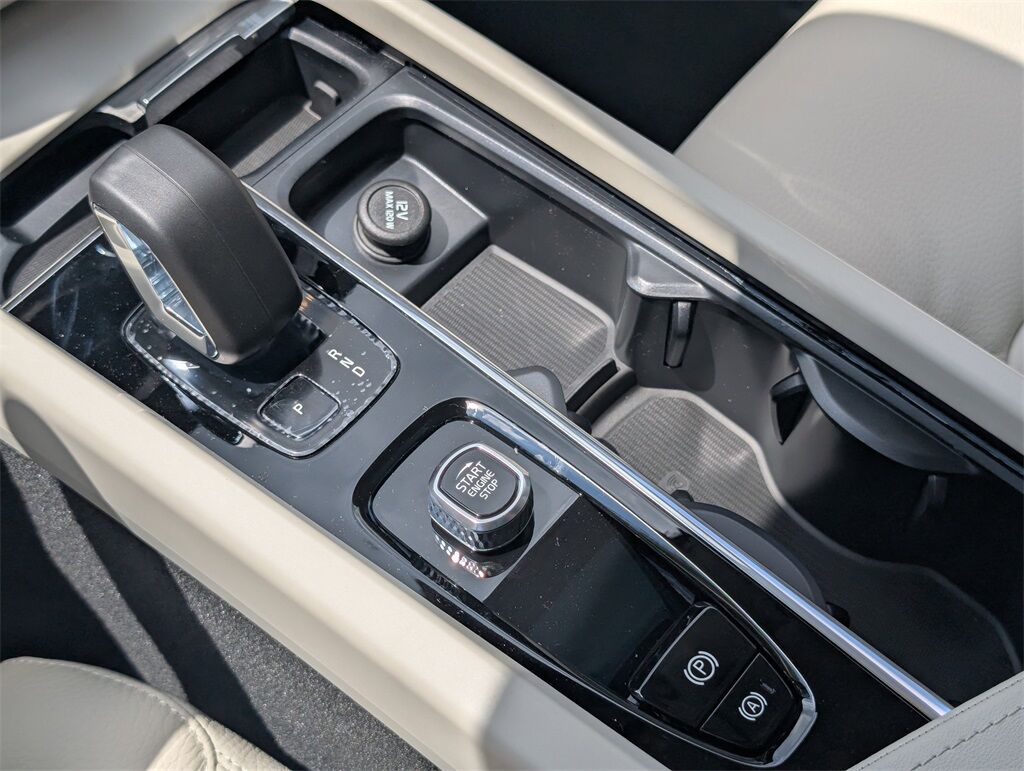 2025 Volvo XC60 Plug-In Hybrid T8 Plus Hunt Valley MD