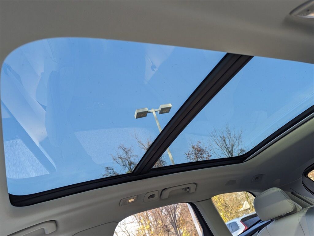 2025 Volvo XC60 Plug-In Hybrid T8 Plus Hunt Valley MD