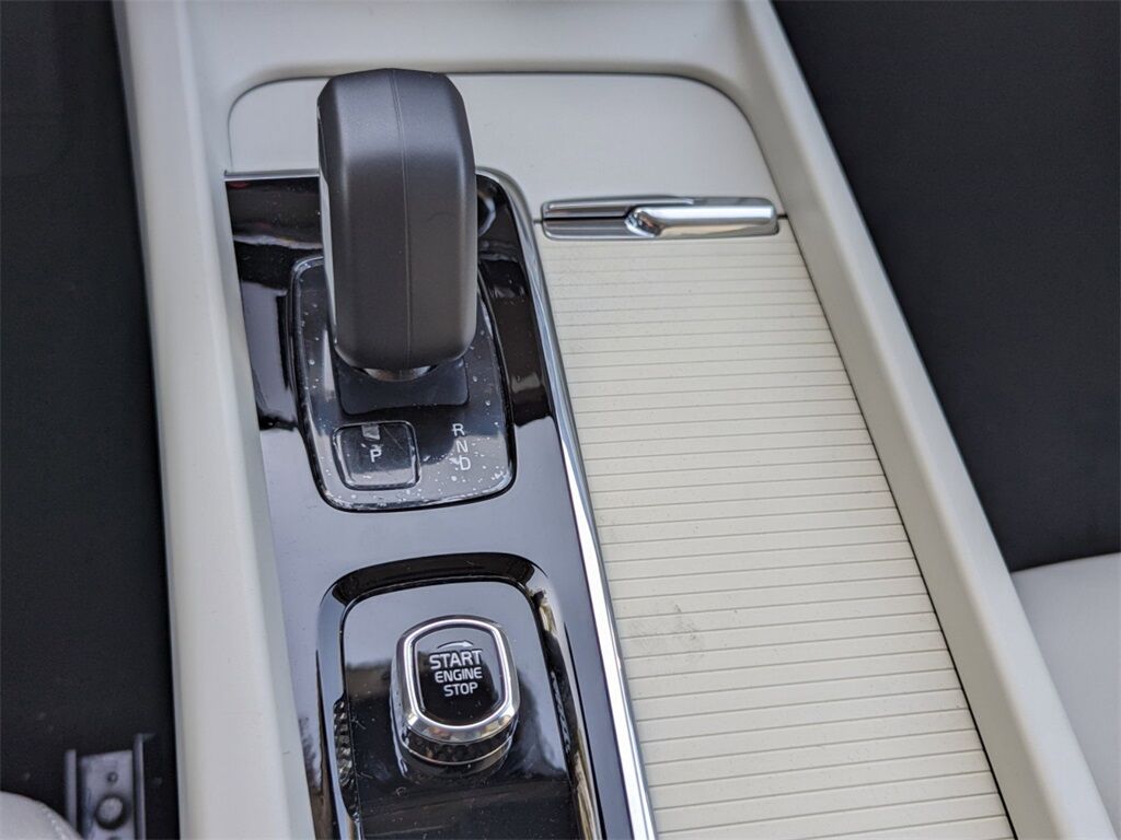 2025 Volvo XC60 Plug-In Hybrid T8 Plus Hunt Valley MD