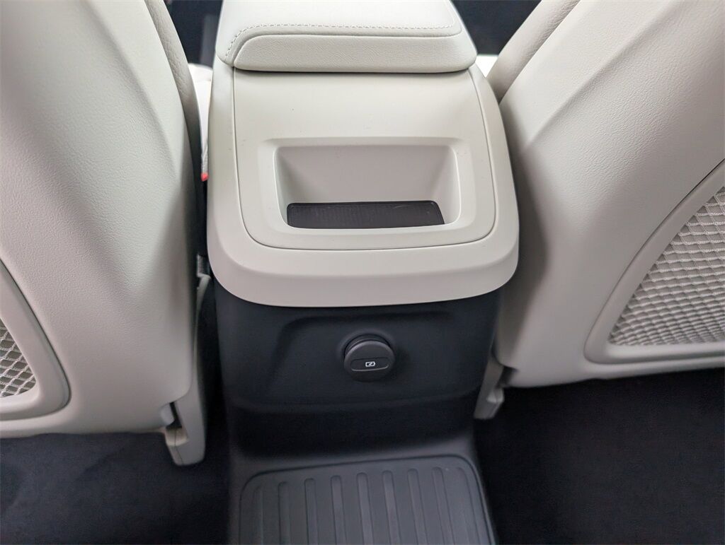 2025 Volvo XC60 Plug-In Hybrid T8 Plus Hunt Valley MD