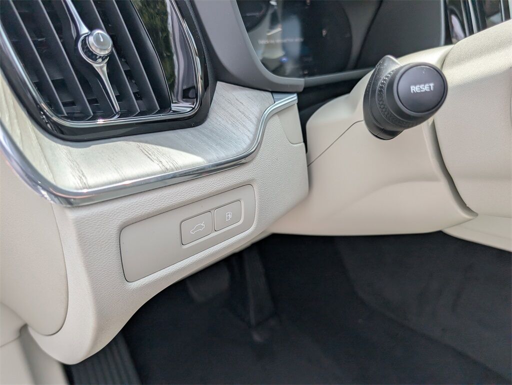 2025 Volvo XC60 Plug-In Hybrid T8 Plus Hunt Valley MD