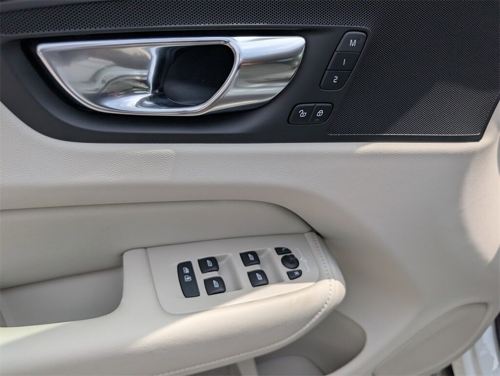 2025 Volvo XC60 Plug-In Hybrid T8 Plus Hunt Valley MD