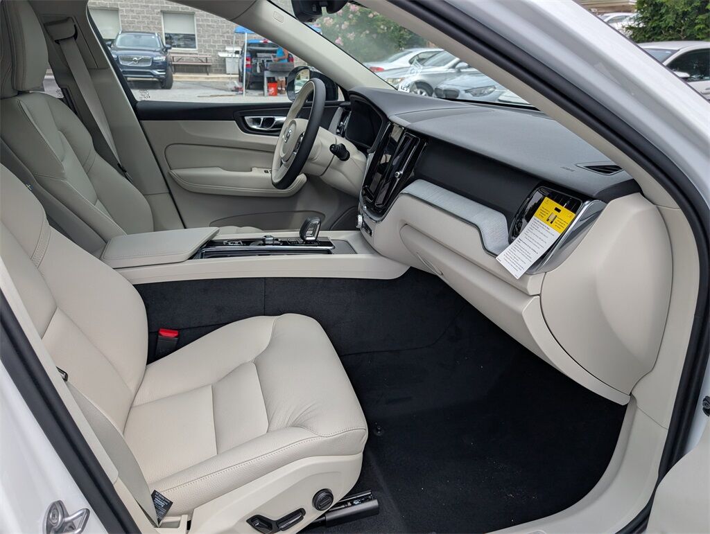 2025 Volvo XC60 Plug-In Hybrid T8 Plus Hunt Valley MD