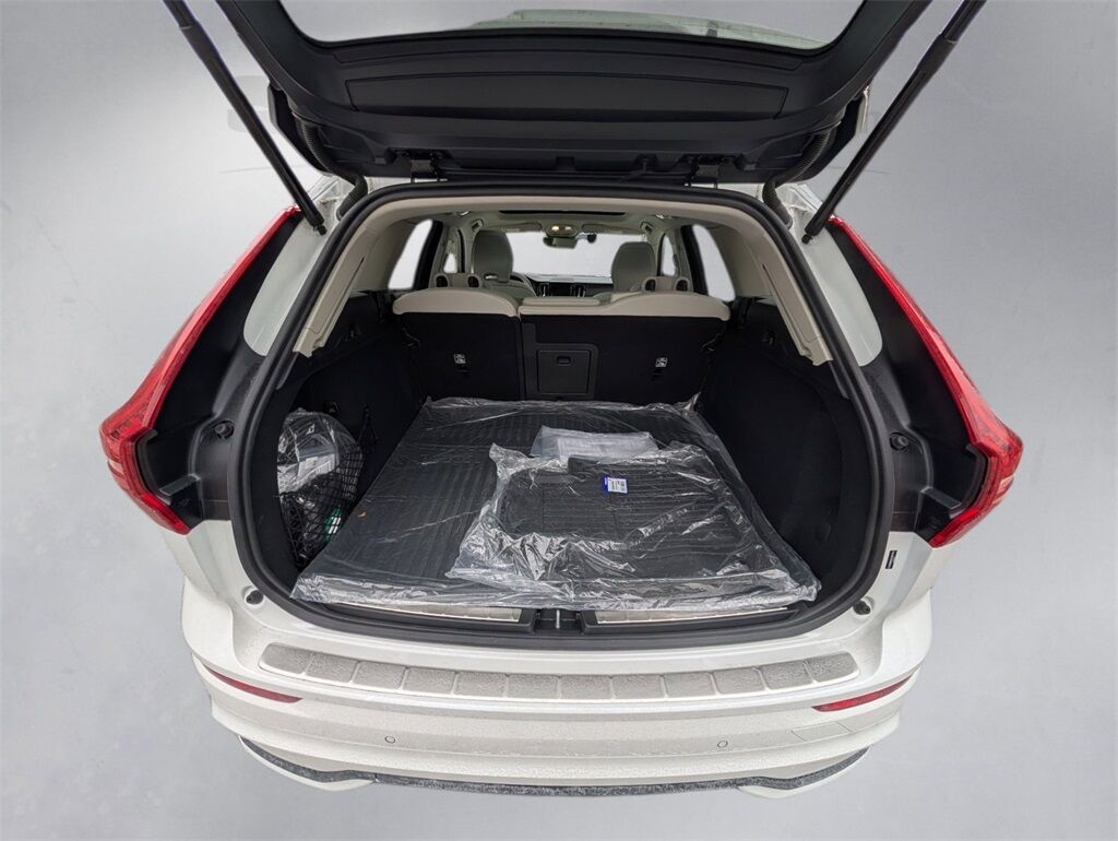 2025 Volvo XC60 Plug-In Hybrid T8 Plus Hunt Valley MD