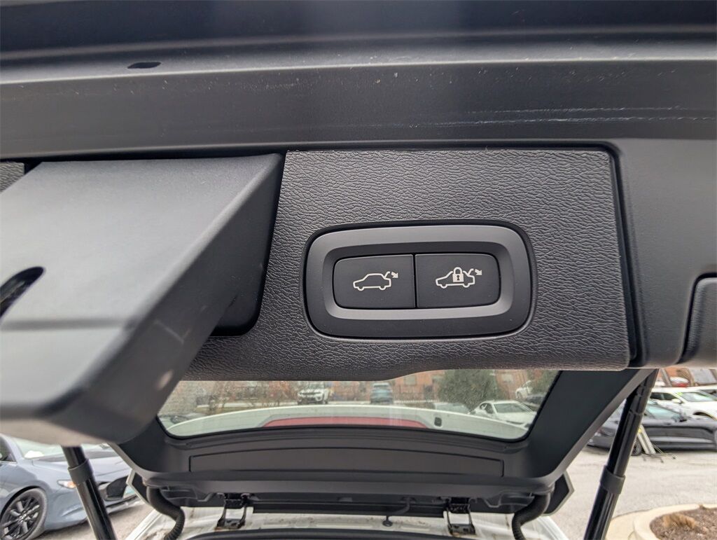 2025 Volvo XC60 Plug-In Hybrid T8 Plus Hunt Valley MD